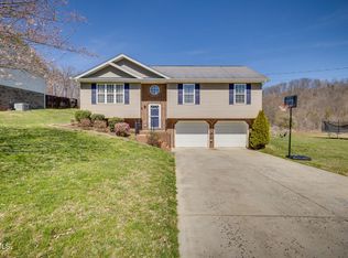 317 Stapleton Dr, Kingsport, TN 37665