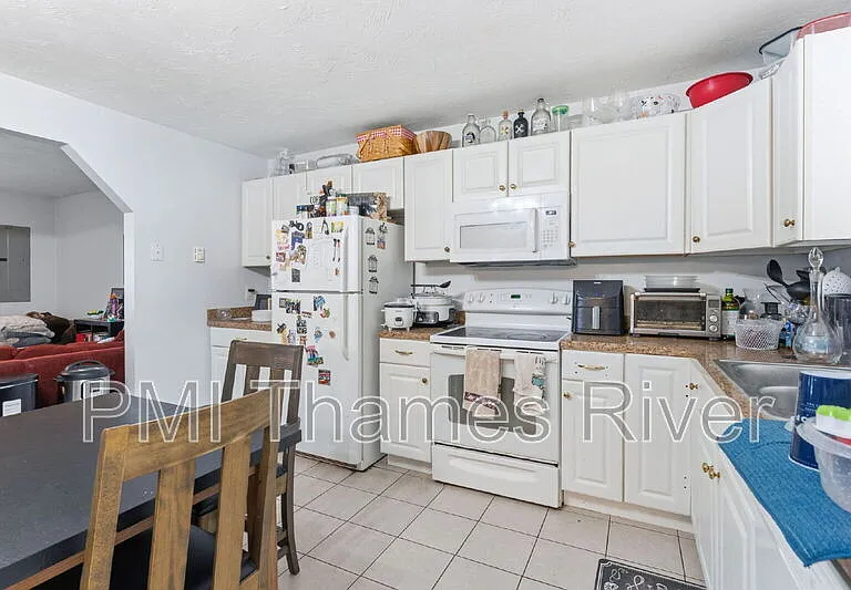 16 Central St — Photo 9