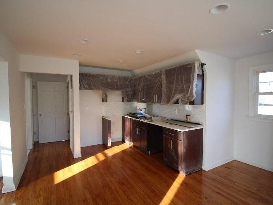 1st image of 100 Avenue