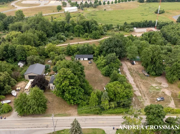 866 E 24th St, Holland, MI 49423