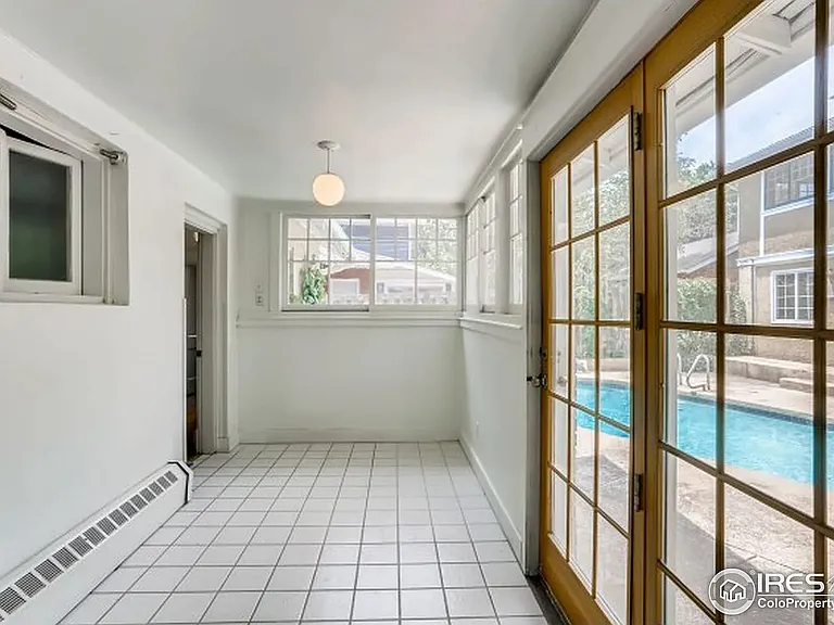 921 Spruce St — Photo 18