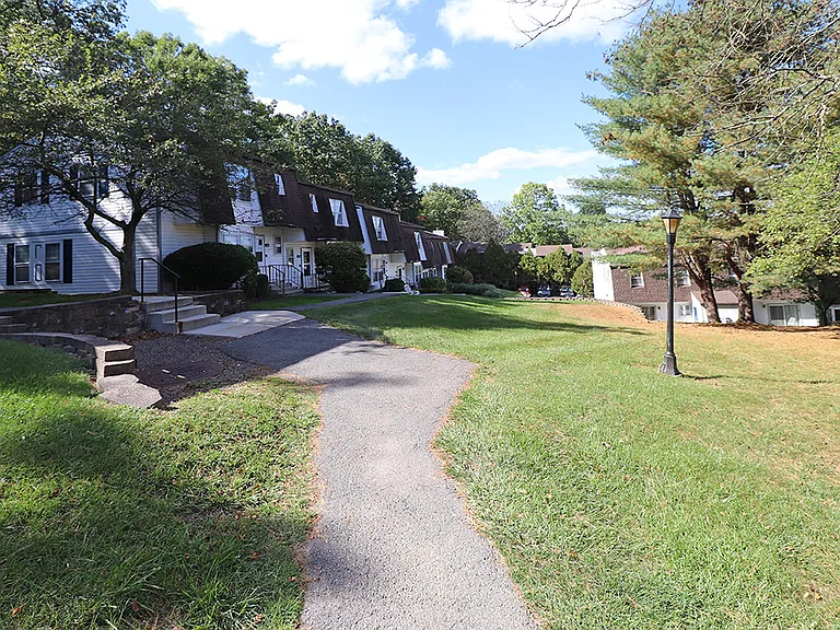 Parktowne Townhomes — Photo 20