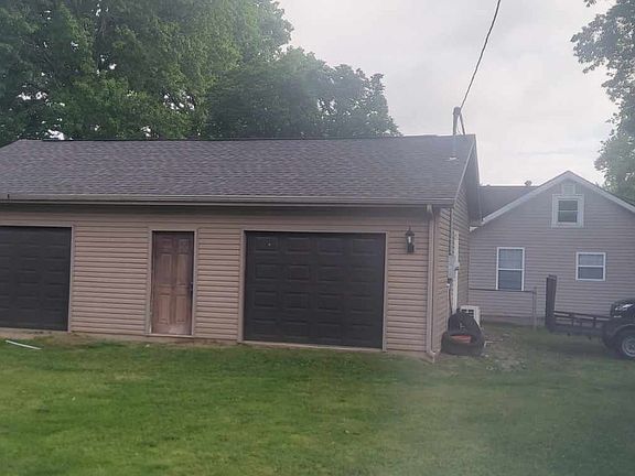 Detached shop/storage building