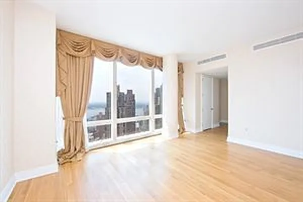 Sold by A & I Broadway | media 7