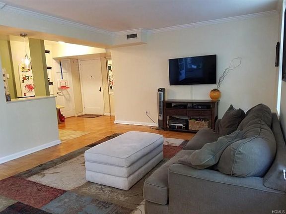 5th image of 1332 Midland Ave APT 1G