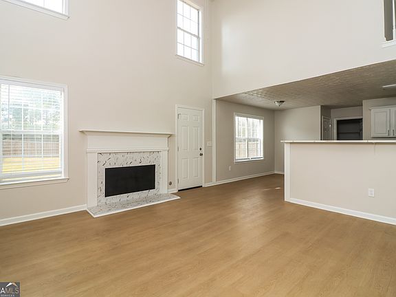 3rd image of 7915 Clearview Cir
