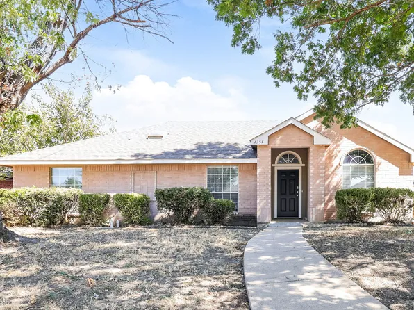 1357 Meadow Creek Dr, Lancaster, TX 75146