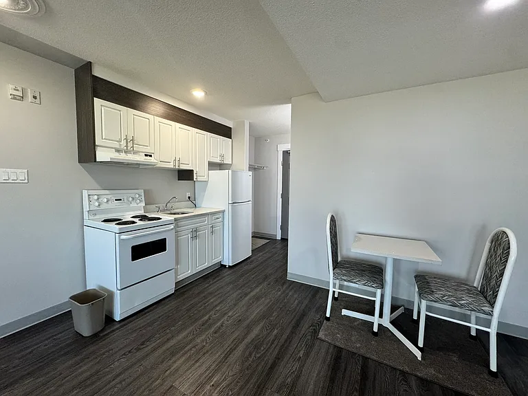 8230 Sparrow Dr — Photo 16