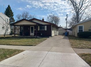 24337 Pennie St, Dearborn Heights, MI 48125