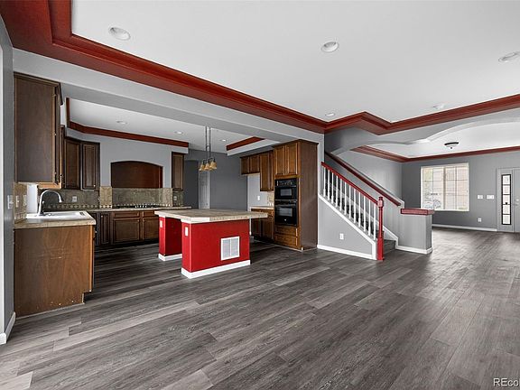 4th image of 5085 Ridgewood Drive