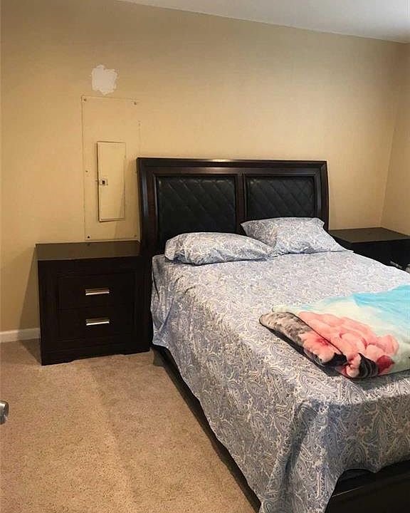 2nd image of 1105 Creek View Ln