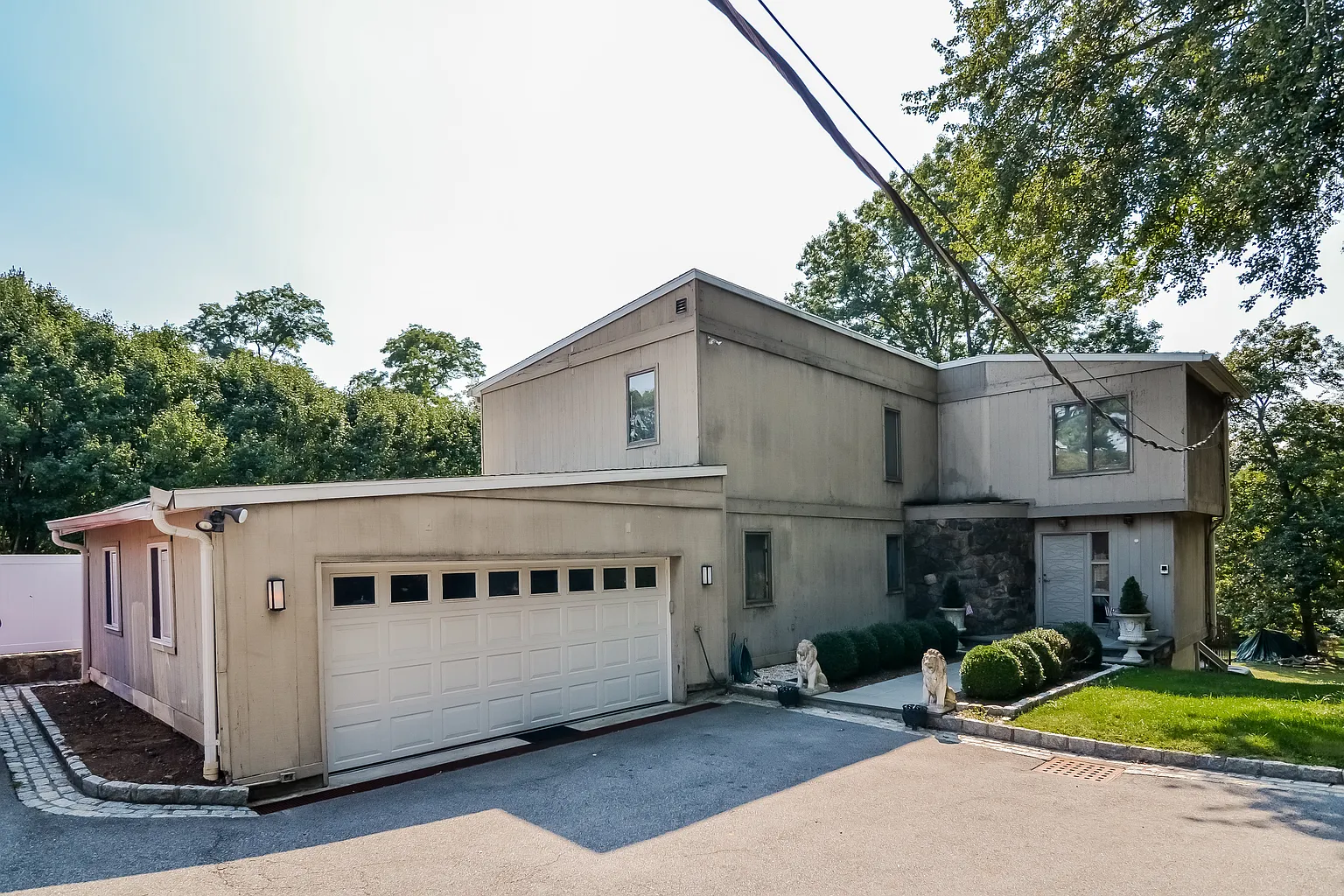 444 West St photo 1