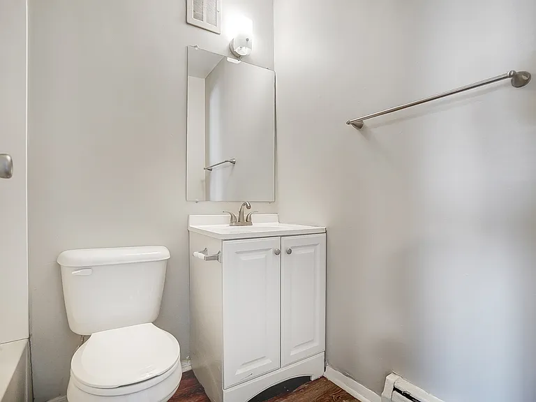 Chelsea Garden Apartments — Photo 18