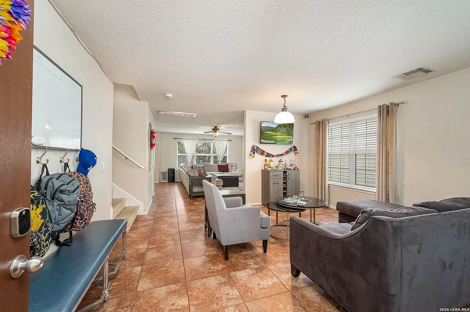 3 bed, 2371 sqft, $2,380 — Photo 2