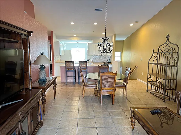 7060 Strand Cir #7060 — Photo 7