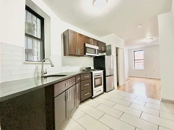 4th image of 223 W 105th St APT 3fe