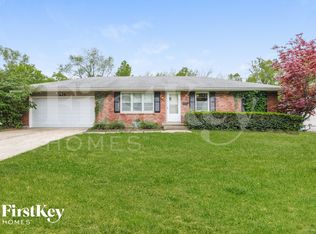 415 SW Stratford Rd, Lees Summit, MO 64081