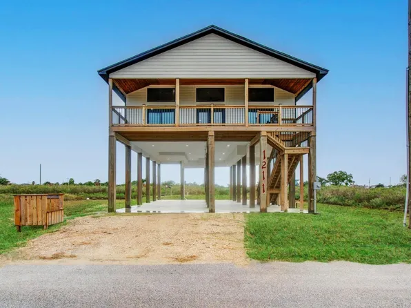 1211 Canal W, Crystal Beach, TX 77650