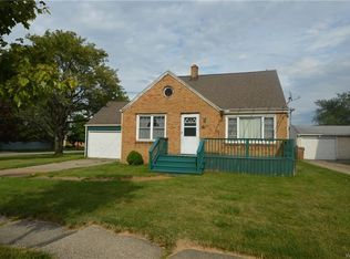 99 Wilshire Rd, Cheektowaga, NY 14225