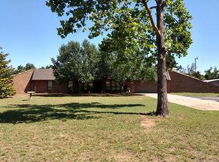 121 Cimarron Pl, Crescent, OK 73028