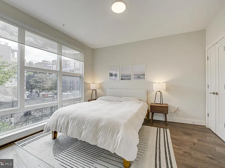 2337 Champlain St NW #104 — Photo 12