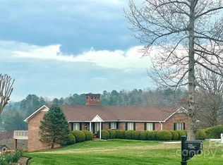 5772 Selkirk Dr, Hickory, NC 28601