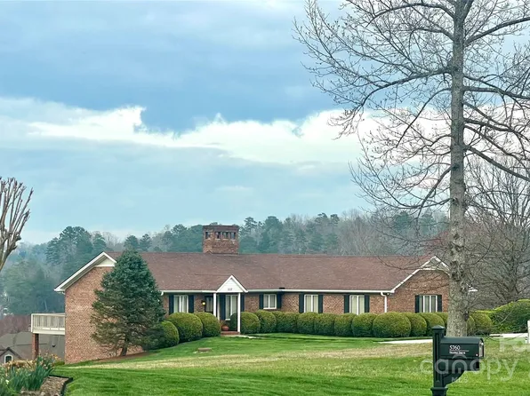 5772 Selkirk Dr, Hickory, NC 28601