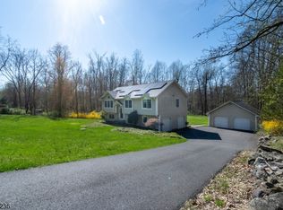 19 Spring Hill Ln, Great Meadows, NJ 07838