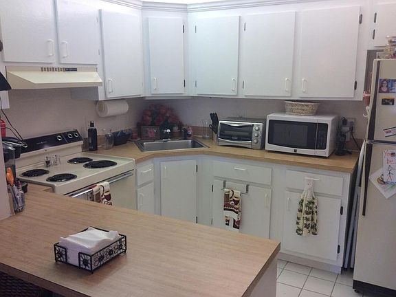 5th image of 408 Pine Glen Ln APT D-1