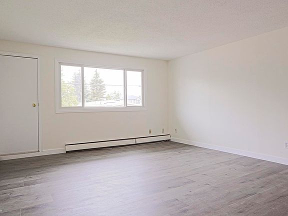 3rd image of 14903 92nd Ave NW #205