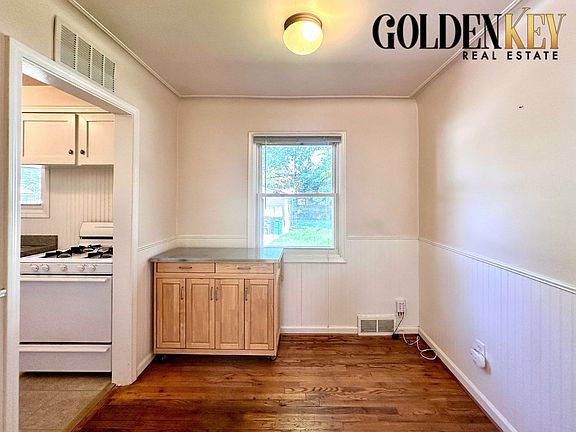 5th image of 23120 Oneida Ave