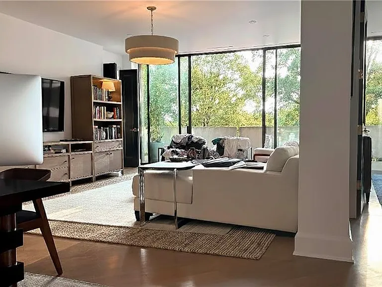 2575 Peachtree Rd NE #7G — Photo 18
