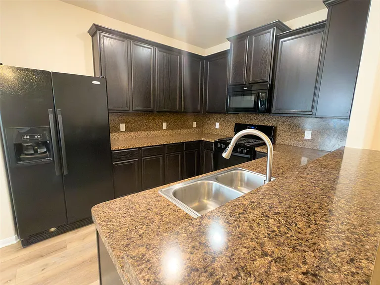 17035 Amarose Dr — Photo 9
