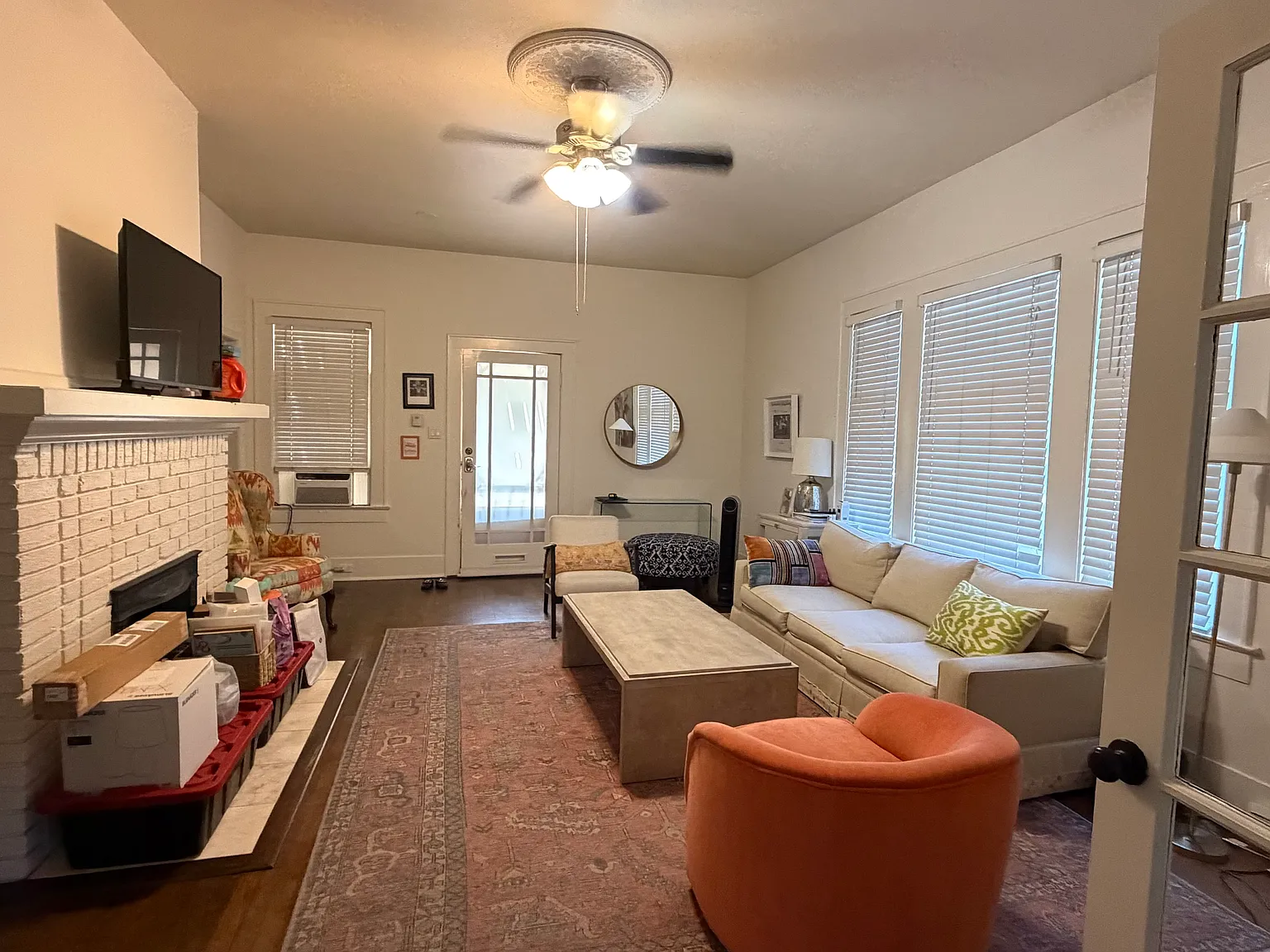 1 bed, 900 sqft, $2,100 — Photo 2