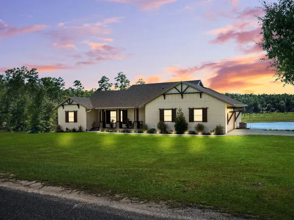 5080 Pine Ridge Dr, Chipley, FL 32428
