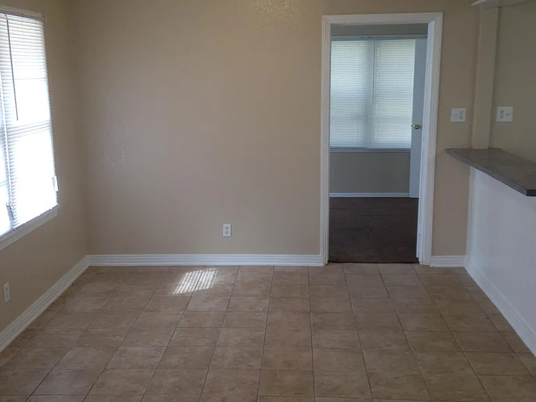 4110 32nd St — Photo 3