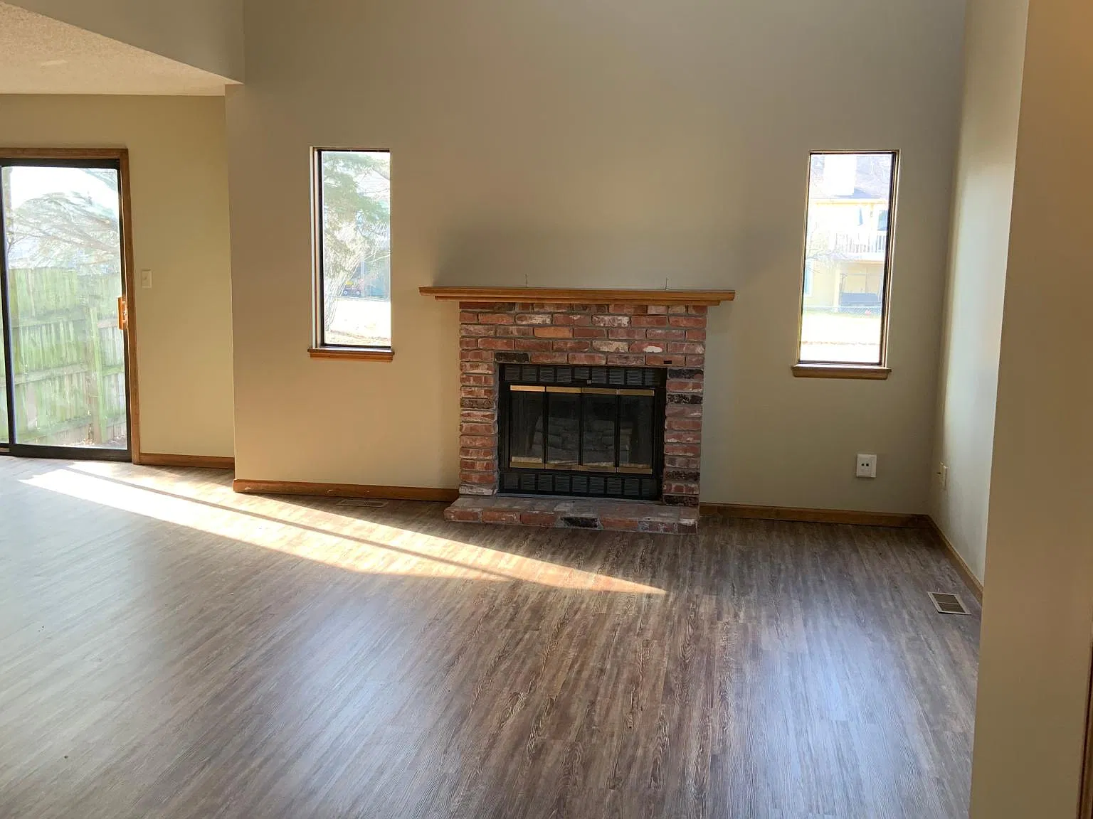 2 bed, 1.5 bath, $1,300 — Photo 2