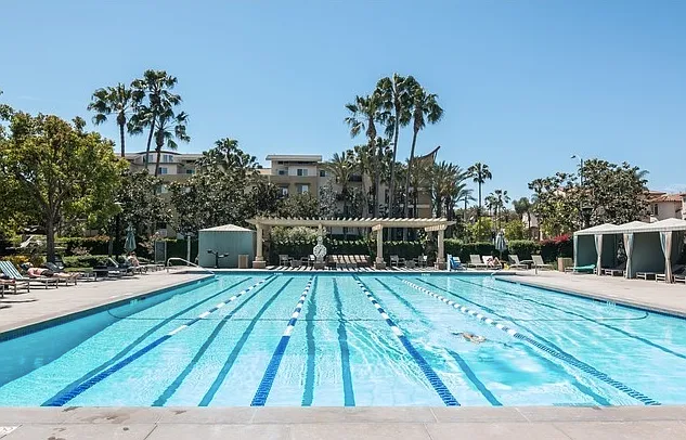 Ideally located Playa Vista Condo — Photo 1