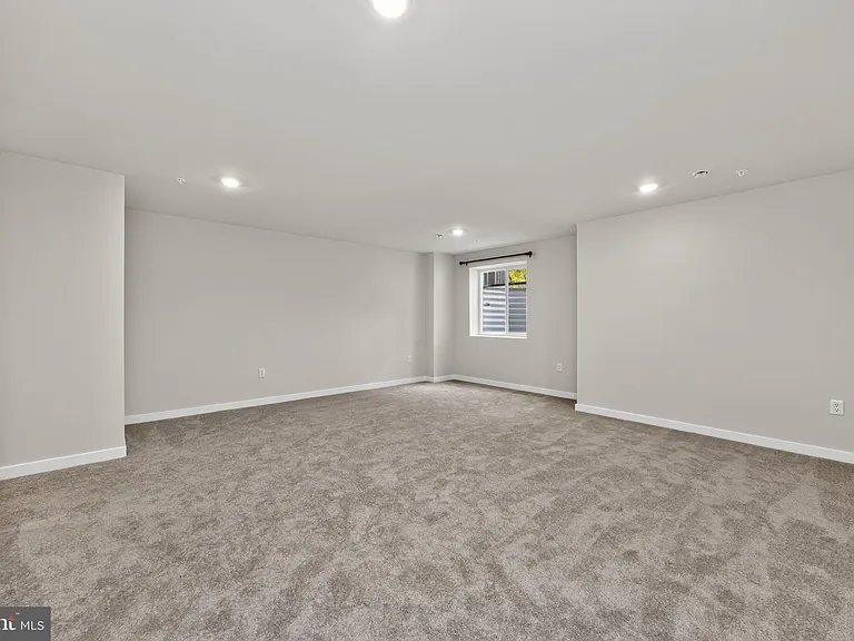 113 Abramo Victor Dr — Photo 31