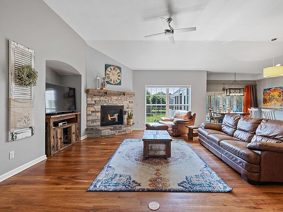 3rd image of 1236 Northview Dr