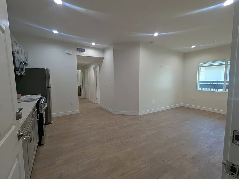 14411 Vanowen St #212 — Photo 1