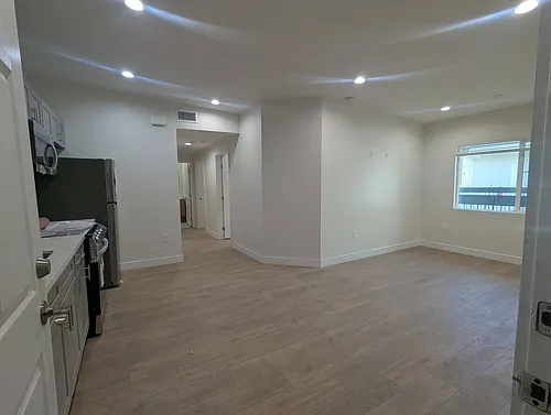 14411 Vanowen St #212 Photo 1