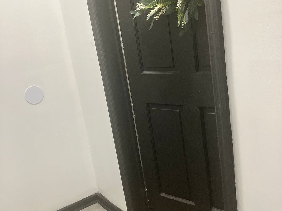 1st image of 160 17th Ave APT 1