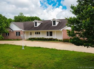1304 SE 2nd St, Wagoner, OK 74467