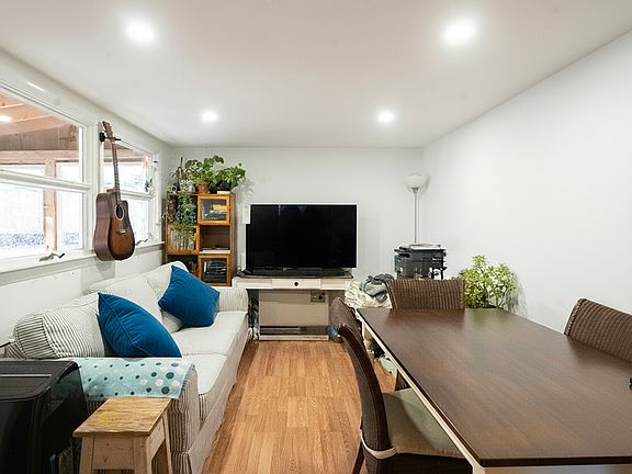 3rd image of 45 Quenames Rd
