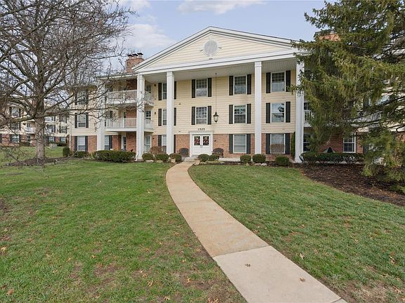 2nd image of 1525 Hampton Hall Dr APT 15