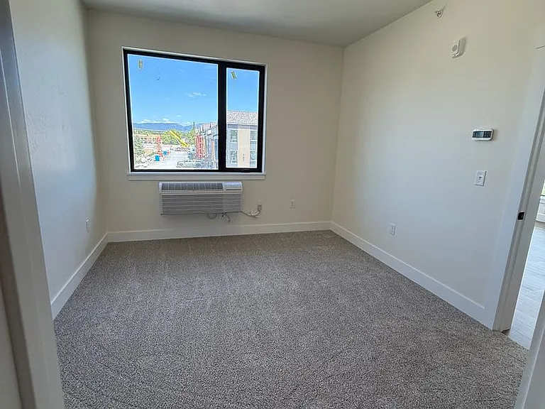 702 Victory Ln — Photo 32