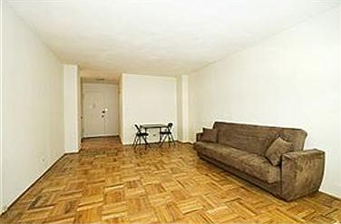 5th image of 30 W 60th St APT 10B