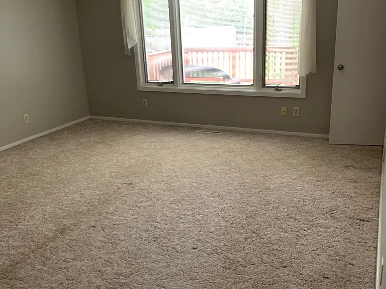 928 Windsor Dr — Photo 10