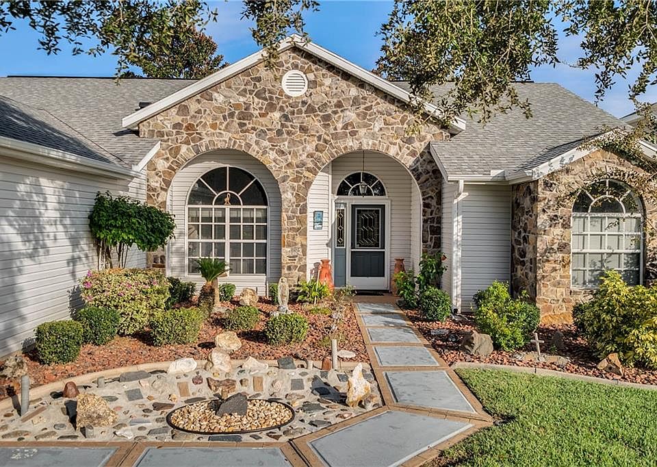 1st image of 25228 Waterbridge Ct